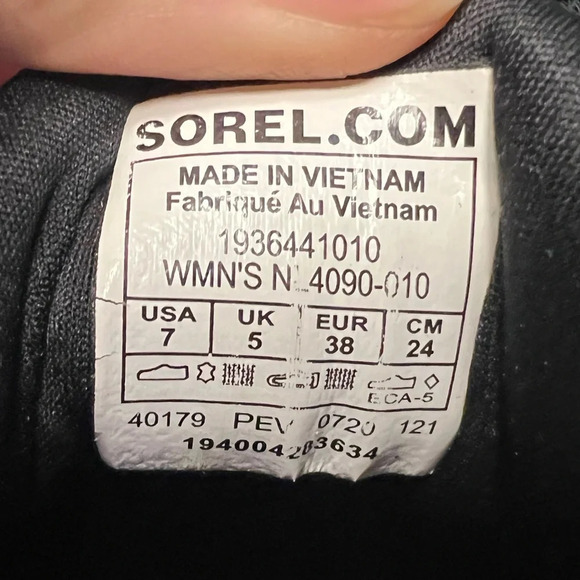 Sorel Out and About sneakers. Women’s size 7. - Picture 2 of 8